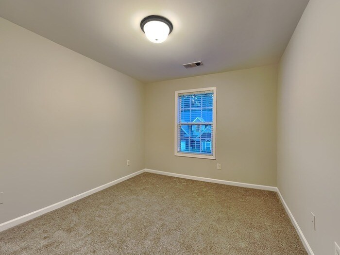 Building Photo - 2551 Freemont St