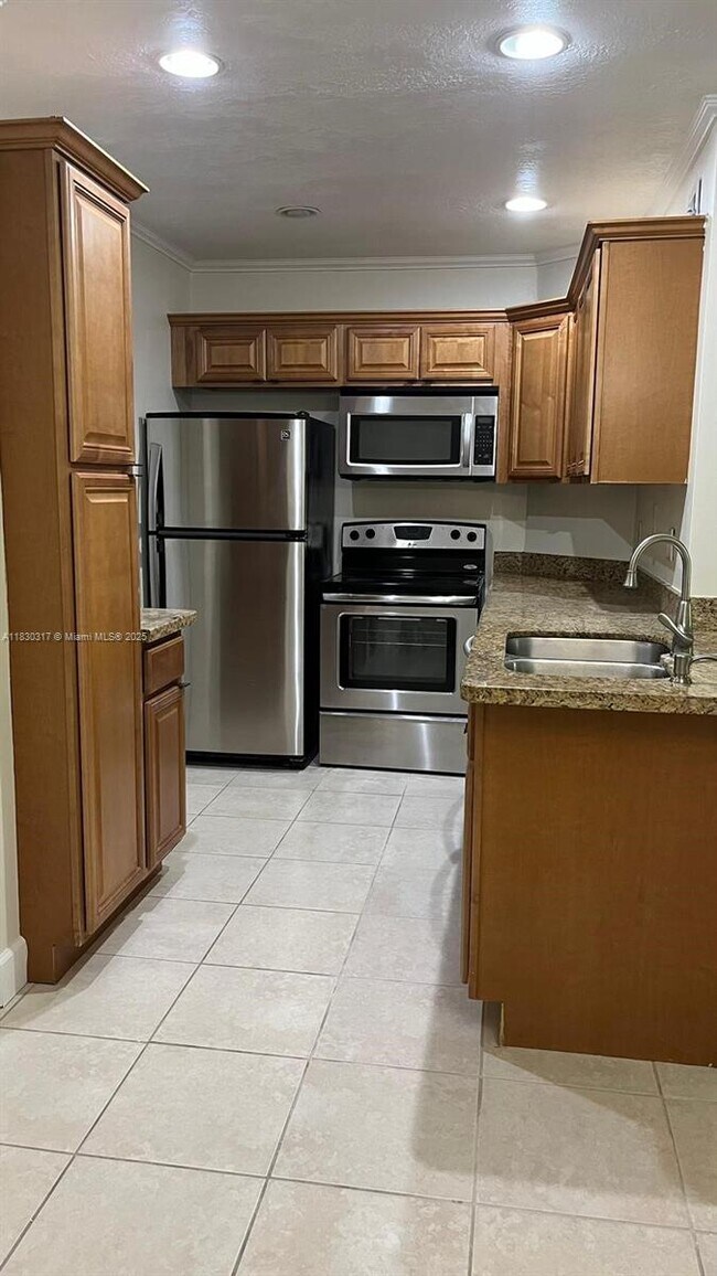Building Photo - 3109 Oakland Shores Dr
