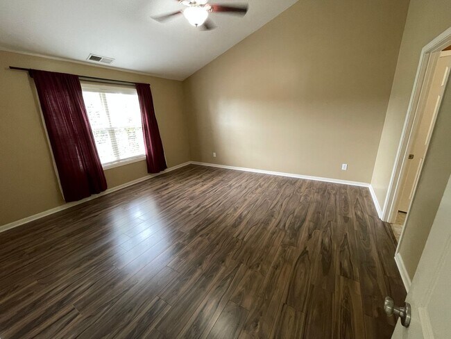 Building Photo - 10916 Collington Dr