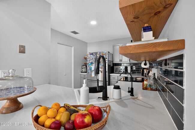 Building Photo - 9351 Arbolita Way