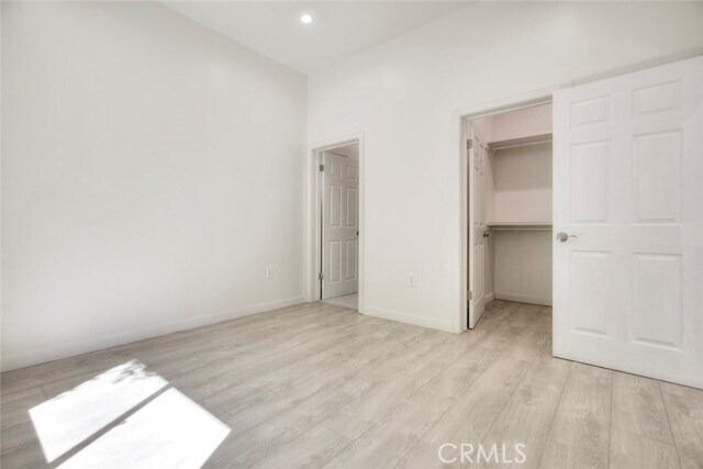 Building Photo - 353 N Mariposa St