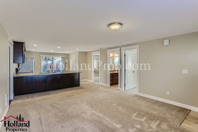 Building Photo - Beautifully 2 bedroom 1 bath single level home in Beaverton