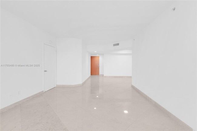 Building Photo - 21205 Yacht Club Dr