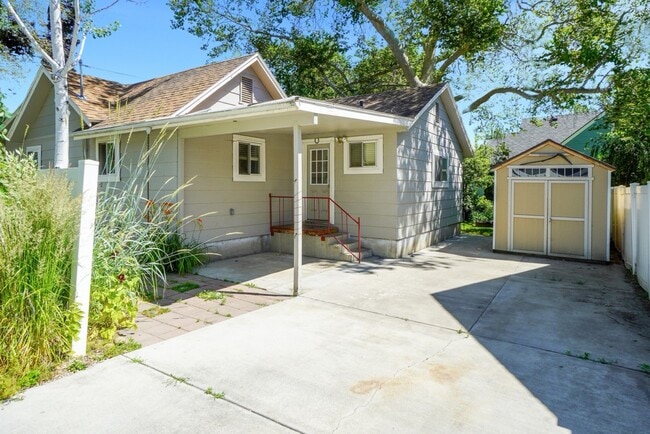 Building Photo - 5707 N Bogart Ln