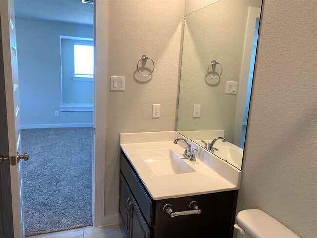 Building Photo - 2913 Sage Ranch Dr