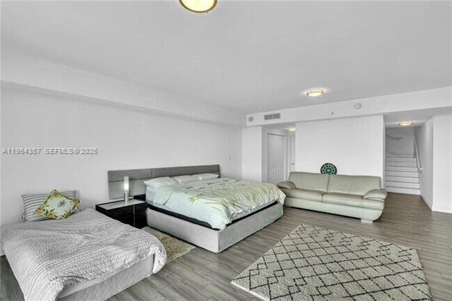 Building Photo - 400 Sunny Isles Blvd