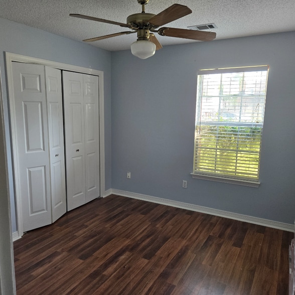 Building Photo - 4265 Antioch Rd