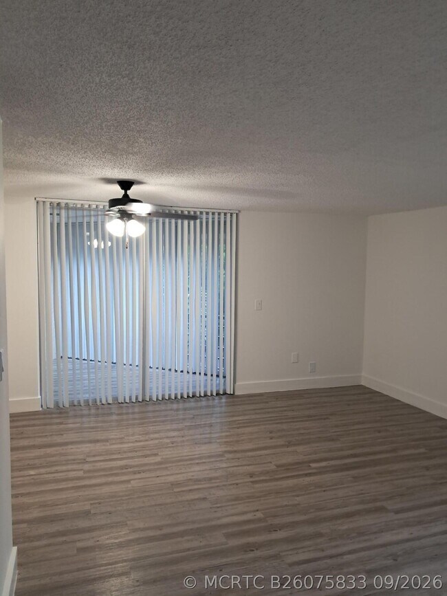 Building Photo - 3100 N Pine Island Rd