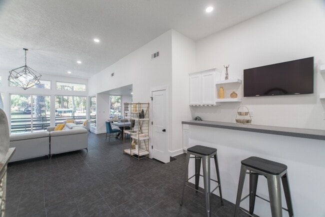 Building Photo - 3103 Hemingway Dr