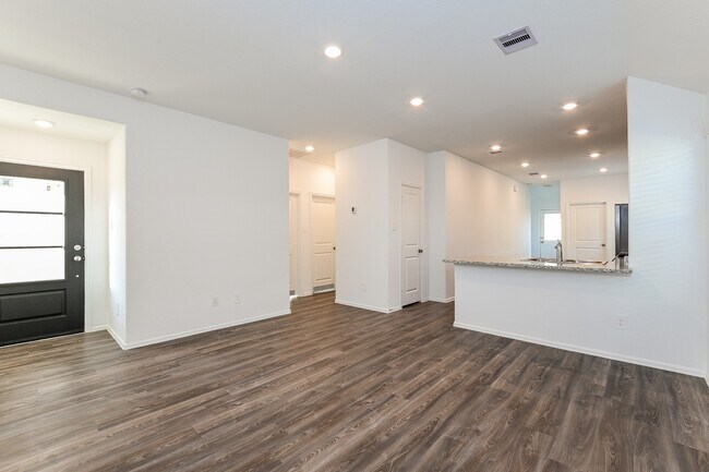 Building Photo - 18446 Summit Ranch Dr
