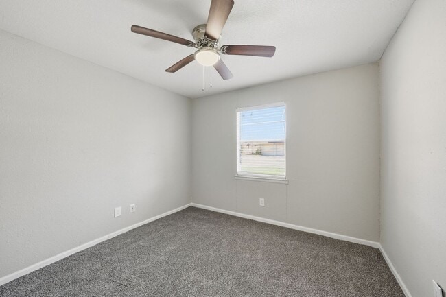 Building Photo - 2721 Ash Park Dr