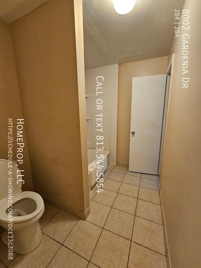 Building Photo - 2 Bedroom Meadowood Condo