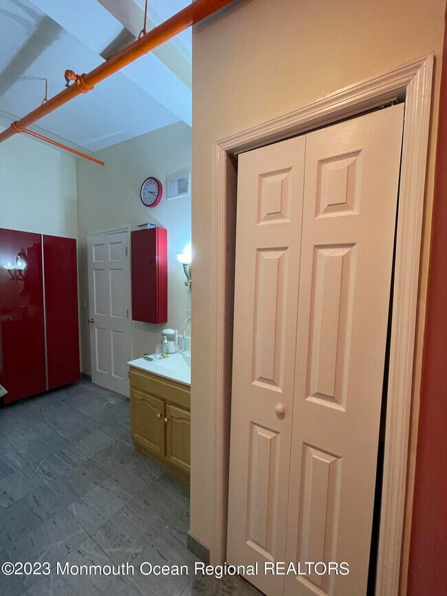 Building Photo - 619 Cookman Ave