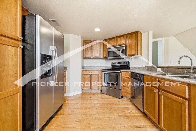 Building Photo - Awesome Townhome in Arvada