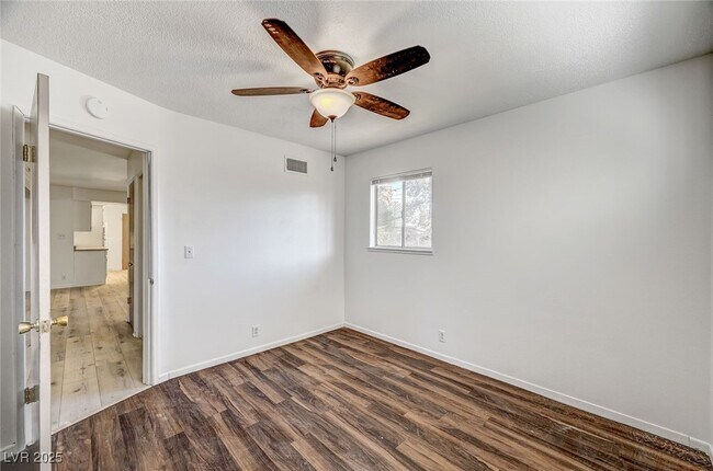 Building Photo - 1516 Inverness Ave