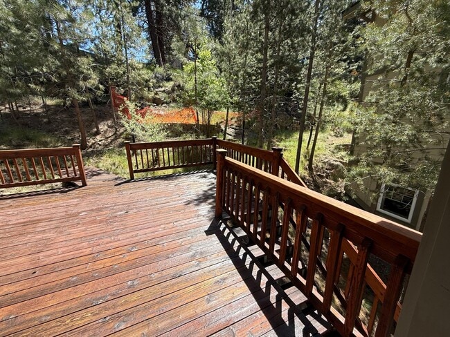 Building Photo - Unique 2 Bed/2 Bath Craftsman on Bend's We...