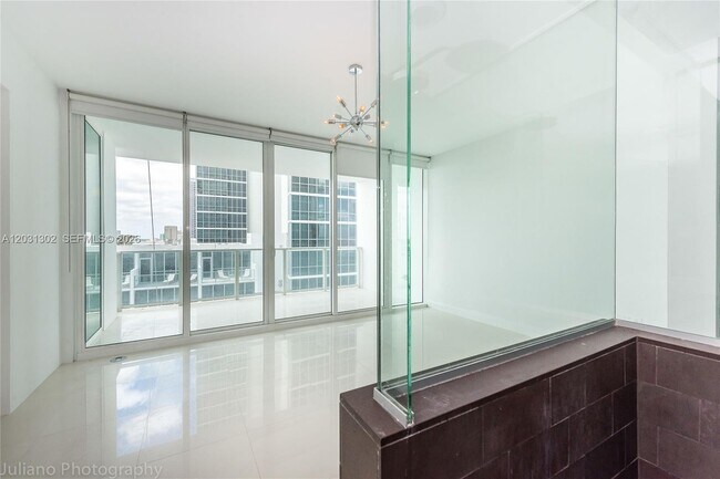 Building Photo - 1040 Biscayne Blvd
