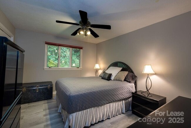 Building Photo - 102 Arbor Ln