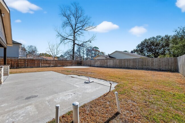 Building Photo - 17634 Huntersglen Cir