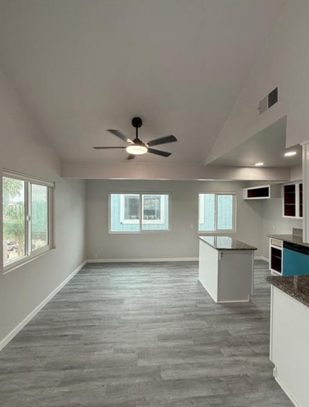 Building Photo - 34051 Silver Lantern St