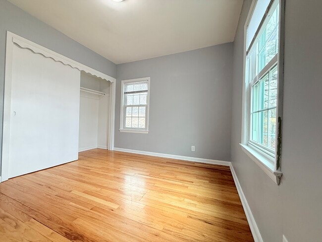 Building Photo - 1009 N 76th St