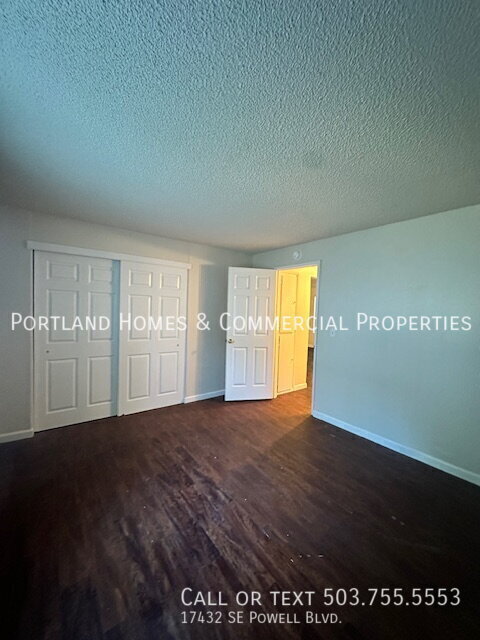 Building Photo - 17432 SE Powell Blvd