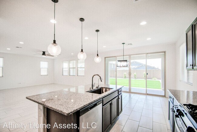 Building Photo - 5 br, 3 bath House - 7539 E OLLA Avenue