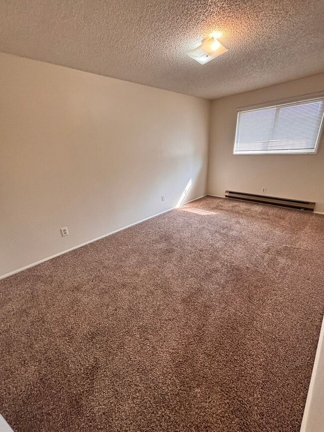 Building Photo - Two Story 2 Bedroom Condo