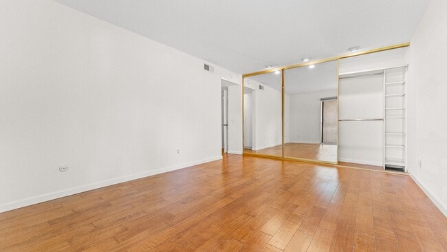 Building Photo - Beautiful Mountain Condo. 3 Bed-2Bath