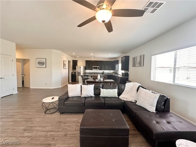 Primary Photo - 5630 Aspen Heights Dr