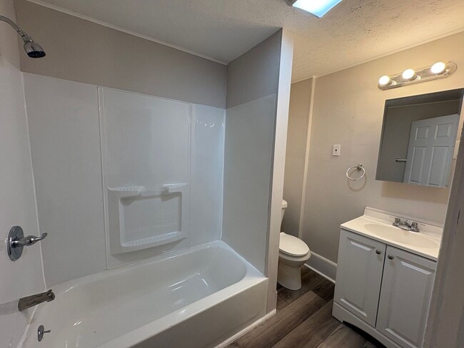 Building Photo - Spacious 5-Bedroom Rental with Bonus Room, Patio & First-Floor Full Bath