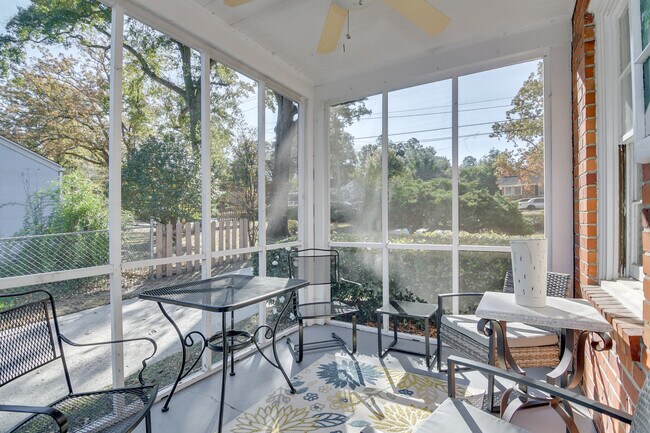 Building Photo - 2631 Oakland Ave