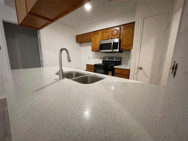 Building Photo - 2424 Sherry St