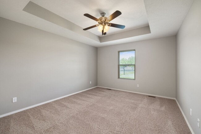 Building Photo - Beautiful 4 Bedroom Home in Willard School Districts