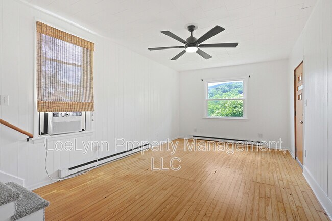 Building Photo - 505 B St