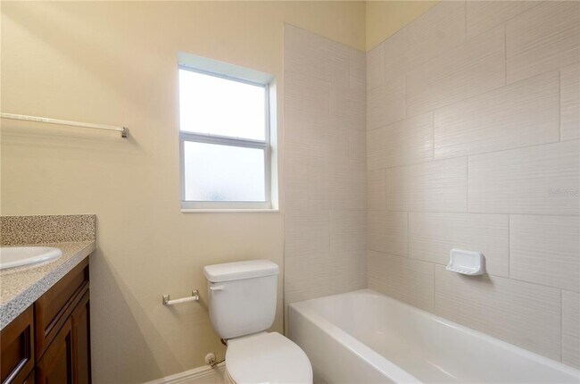 Building Photo - 411 Blackbird Way