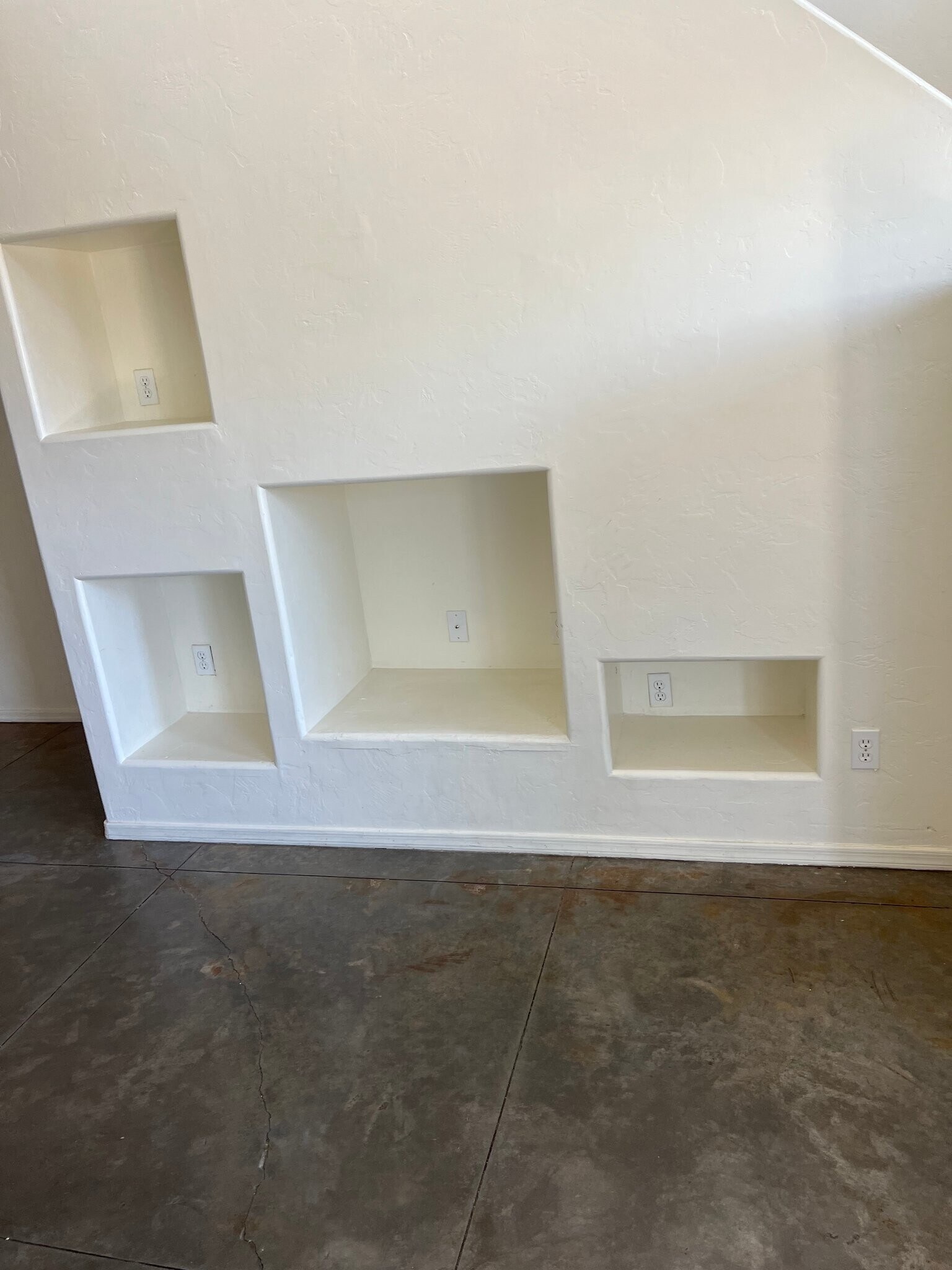 Building Photo - 422 Avenida Oriol