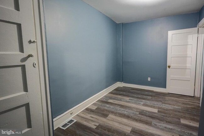 Building Photo - 6746 Linmore Ave