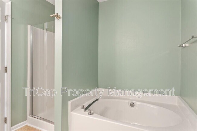 Building Photo - 120 Arbor Glen Ct