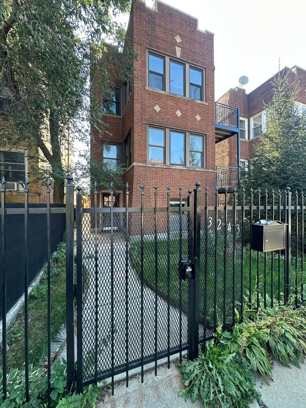 Building Photo - 3243 W Thomas St