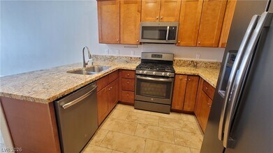 Building Photo - 1109 Scenic Crest Dr