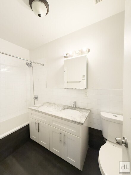 Building Photo - SULLIVAN PLACE / Renovated Full-Floor 1-Be...