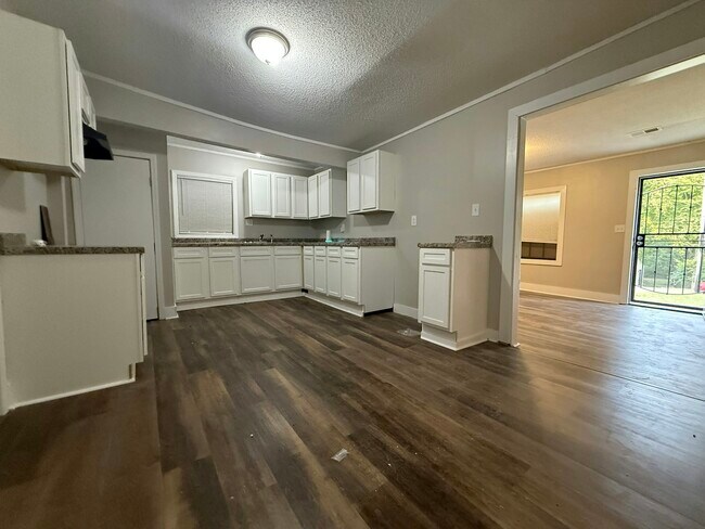 Building Photo - 705 Harahan Rd