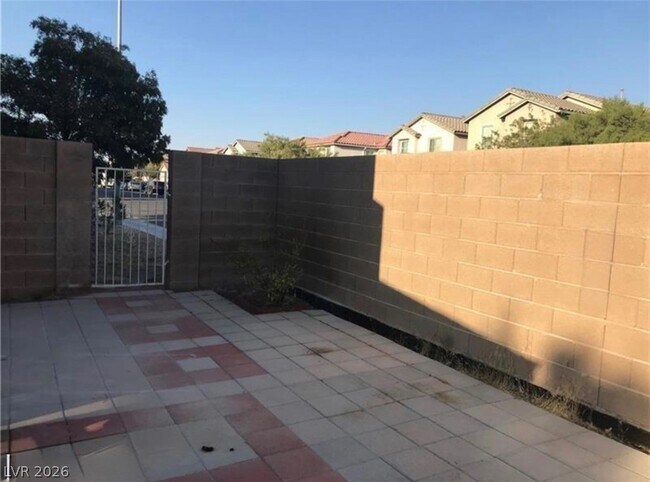 Building Photo - 6473 Blue Iris Ct