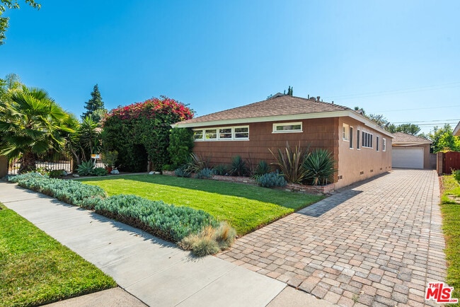 Building Photo - 4643 Nagle Ave