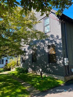 Building Photo - 25 Pequot Ave