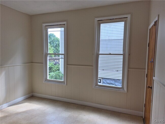 Building Photo - 406 Laforte Ave