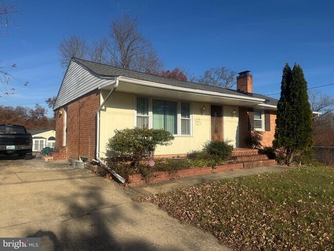 Building Photo - 13216 Ronehill Dr