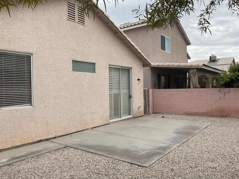 Building Photo - 5952 Hickory Nut Ave