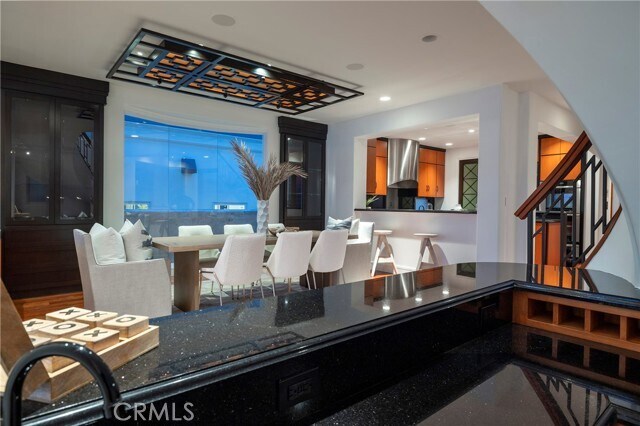 Building Photo - 517 Via Lido Soud